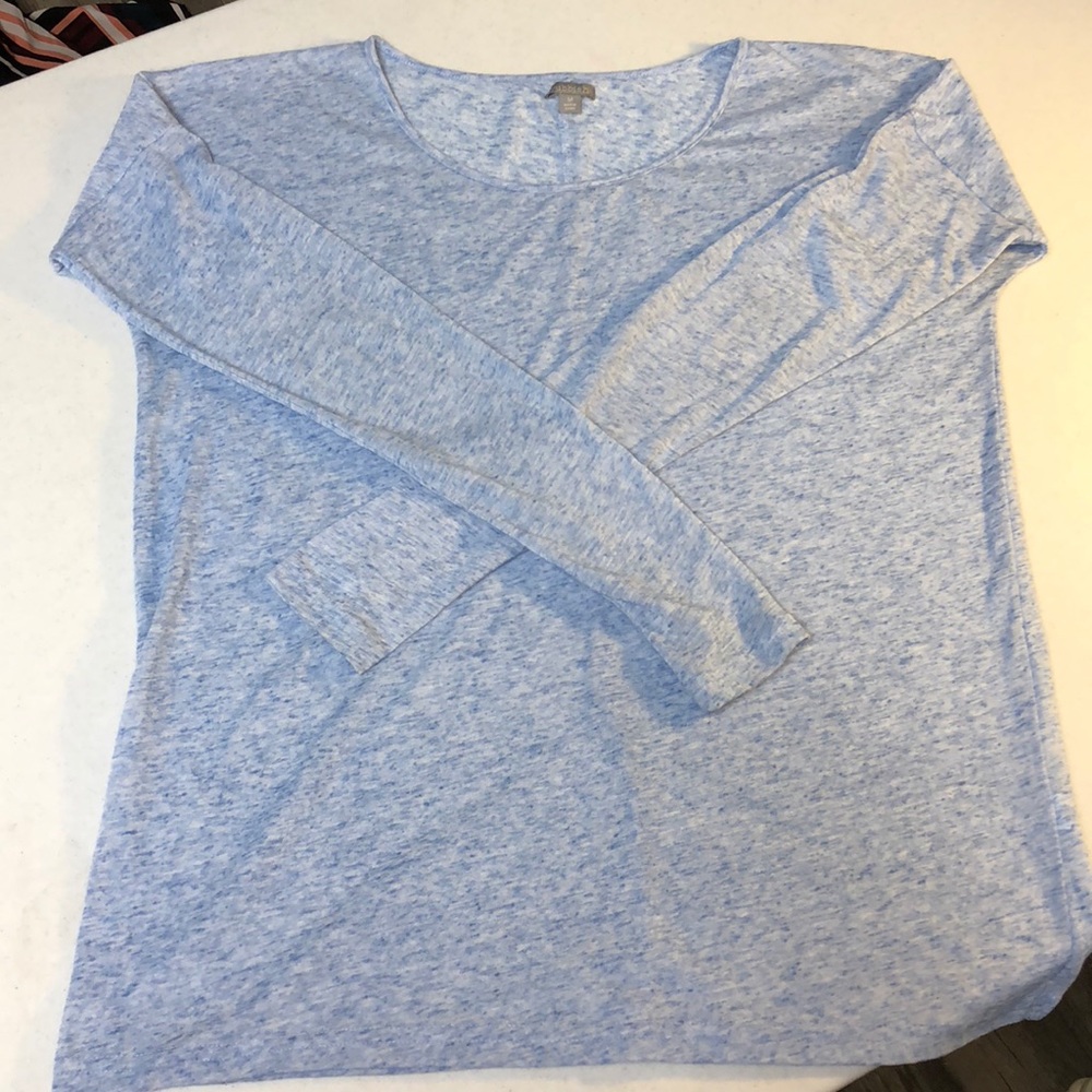 Long-sleeved blue lounge shirt